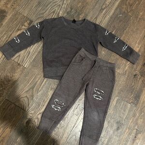 Kids Charcoal Gray Sweatshirt and Jogger Set- size 3T
